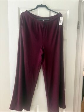Ambrielle Ribbed Knit Pajama Pants in Burgundy. Size large. New with tags.
